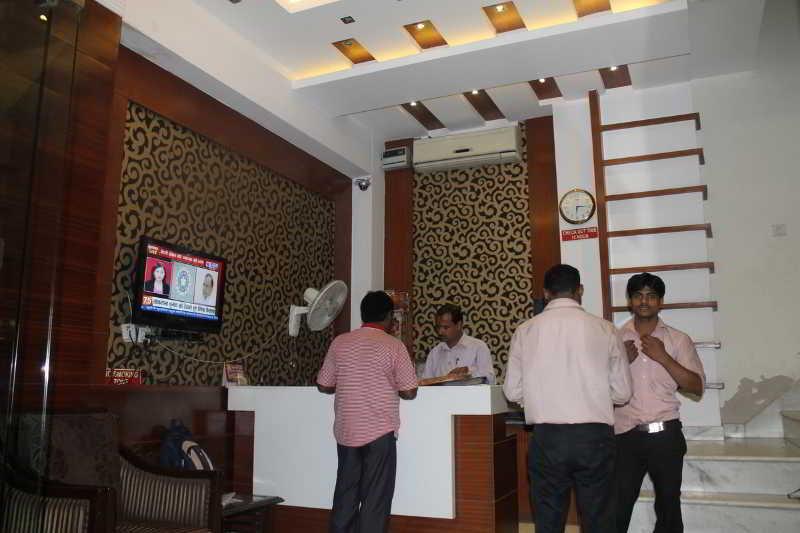 Hotel Shri Vinayak At New Delhi Railway Station-By Rcg Hotels Экстерьер фото